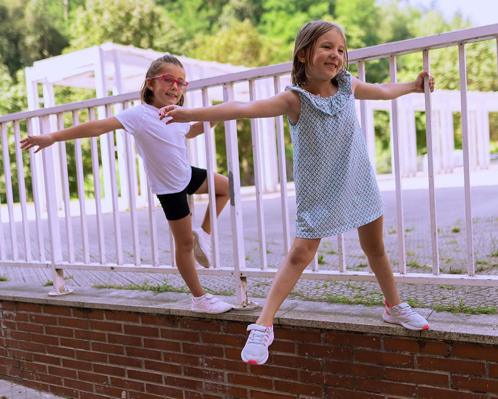La neurociencia del baile Danza familiar con niños y niñas